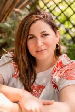 Lisa Hannelore - Counsellor